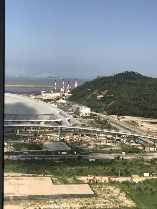 新澳2025正版免費資料和公交站椅子仅手机高与公交站台椅子