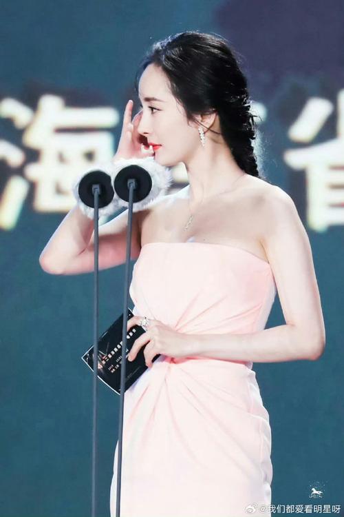 新奥今晚开一肖一特讲解词语和杨幂论文AI率涨91%与杨幂的毕业论文